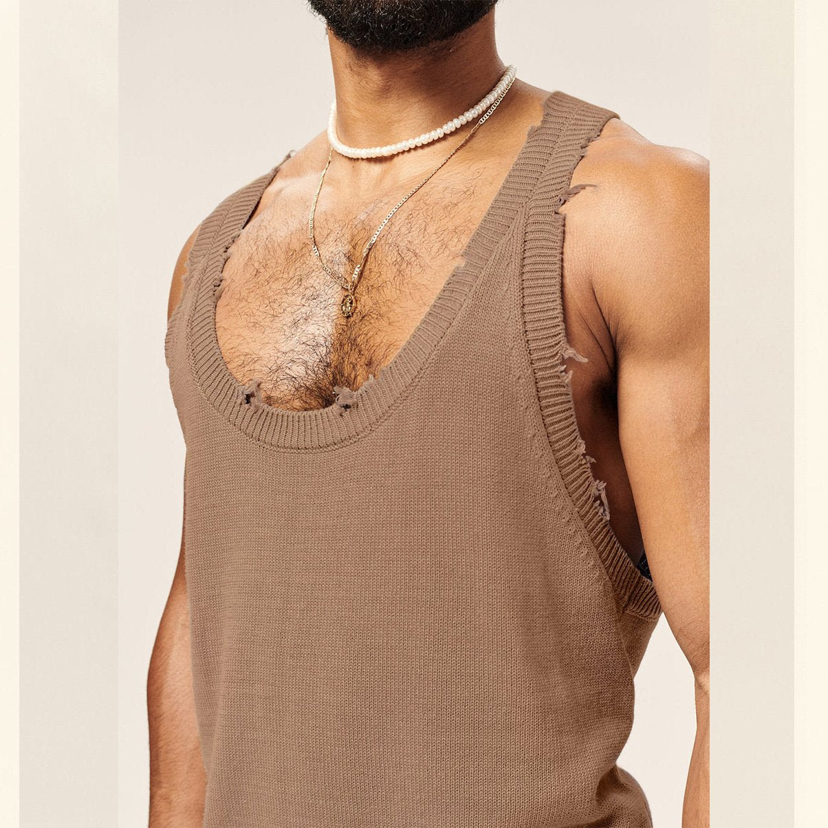 Knitted sleeveless raw hem low cut u neck solid top | dmunderwear detail image 4